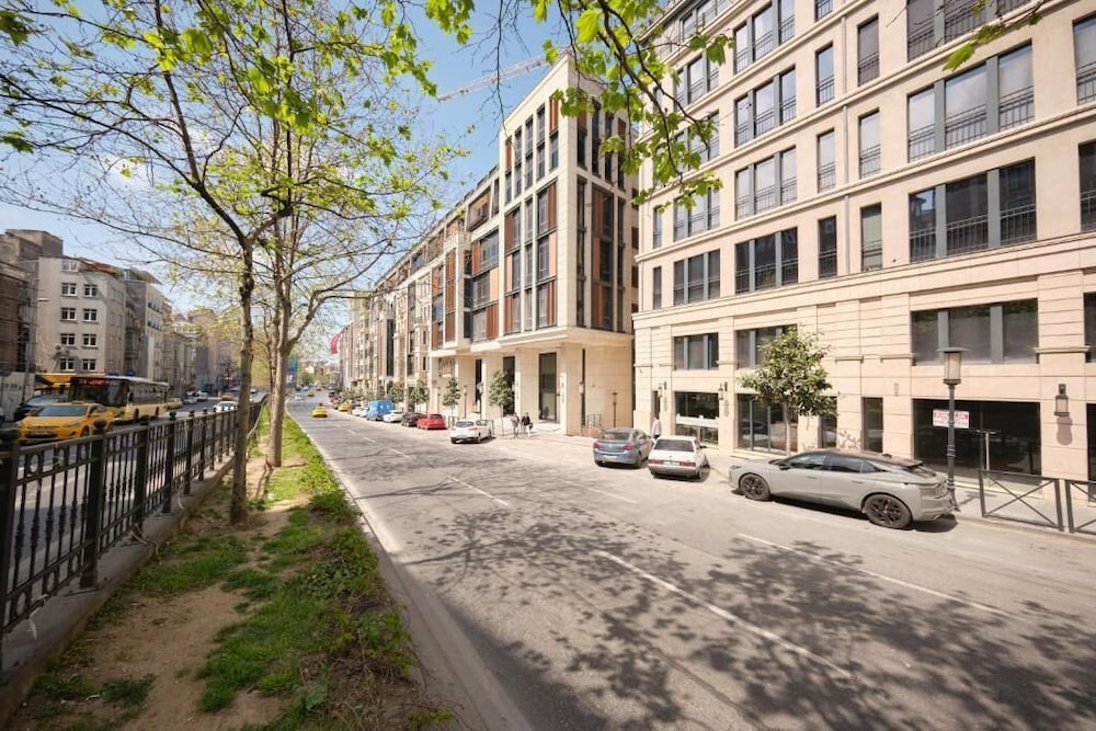 Taksim 360 Lagirio Residence