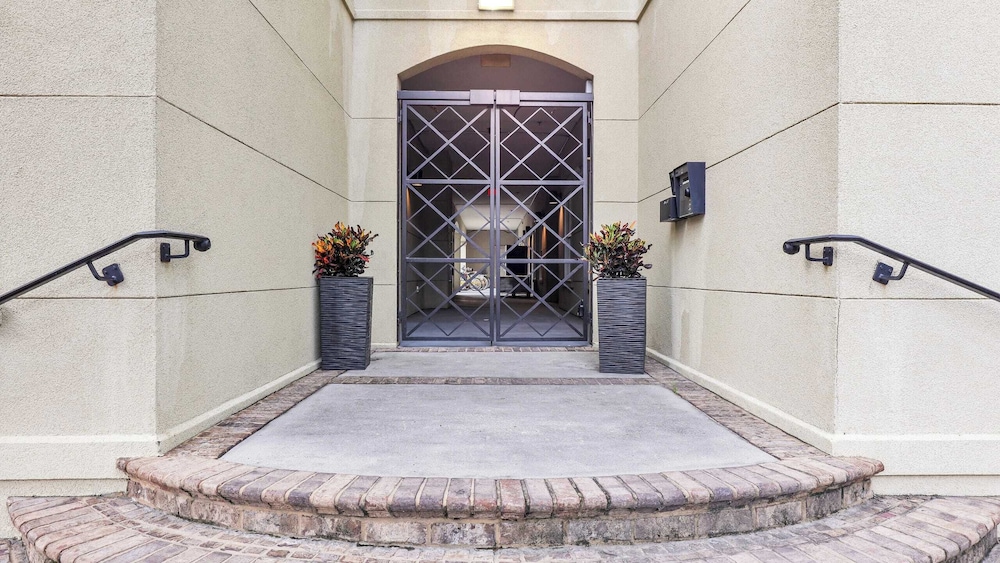 2 Suites Walkable Historic District Location The Juliette by Avantstay