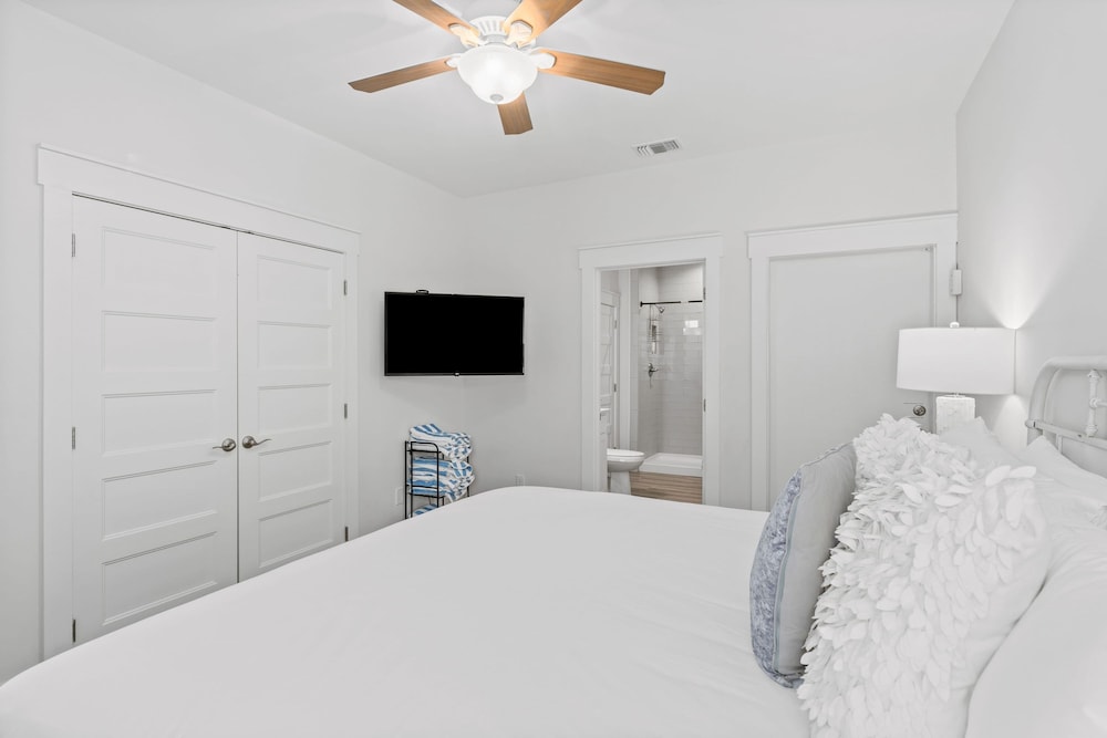 Blue Surf Lane Miramar Beach Home w Pool Firepit Golf Cart Quick Beach Access