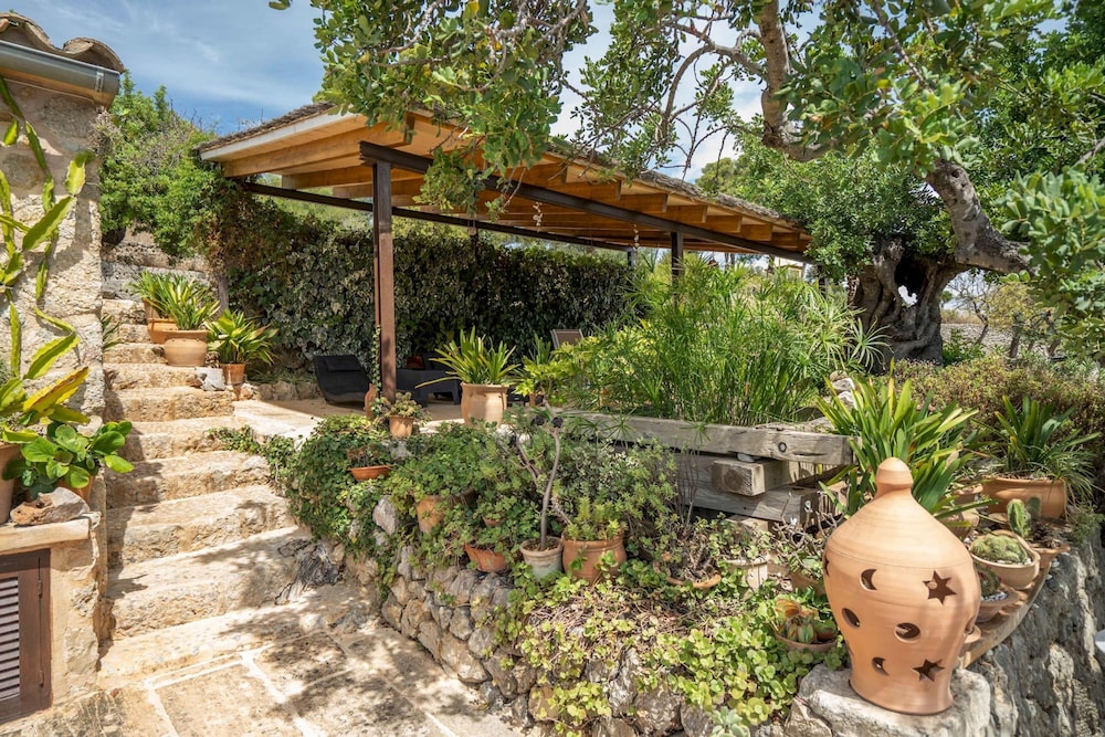 CAN Pulit - Finca rom Ntica Para 2 con Piscina y Vistas en Selva Mallorca
