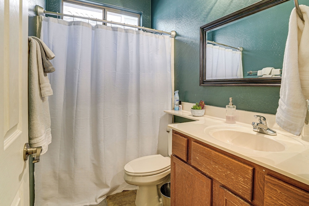5 Mi to Surprise Stadium: Chic Arizona Home