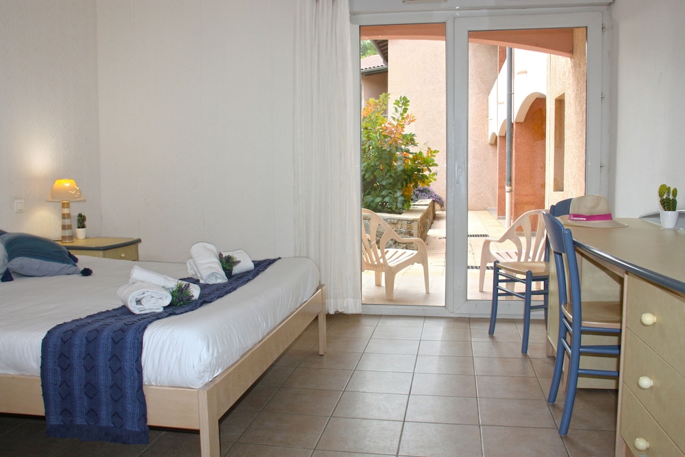 Azureva La Londe Les Maures view 4