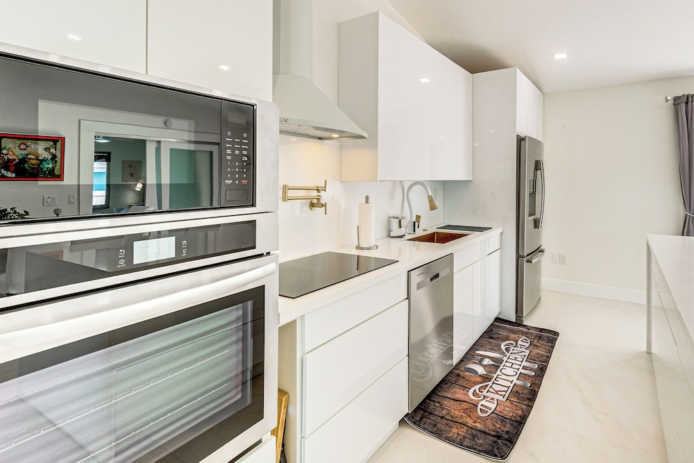 3 Mi to Beach: Pet-friendly Home in Port Charlotte