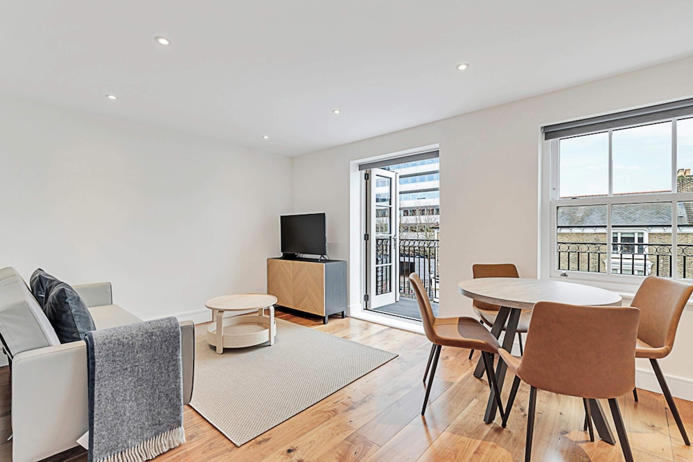 Chiswick Charm: 1 Bed Gem