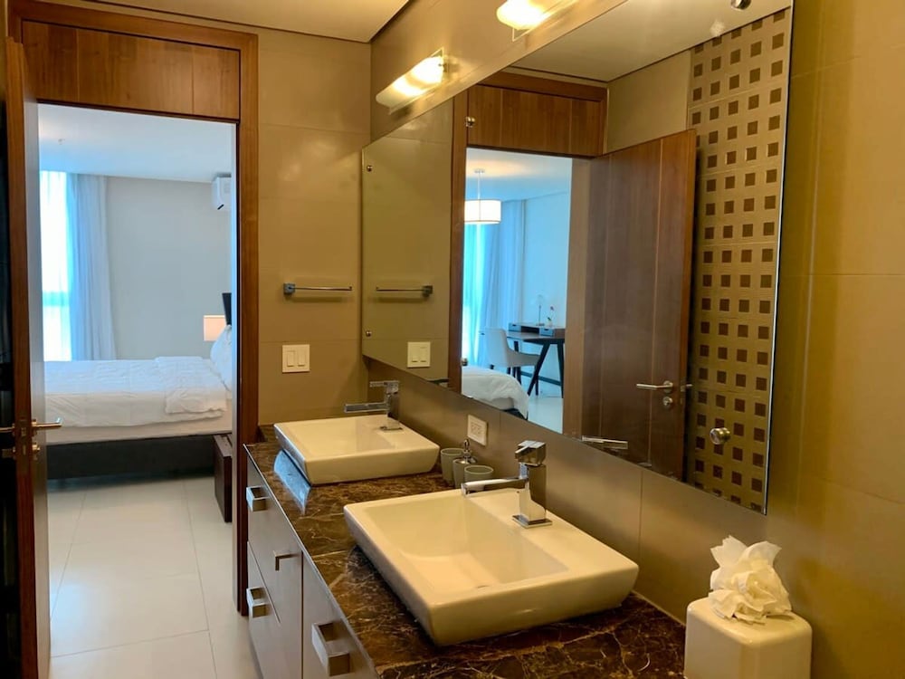 Amaranta Park I 2 Bed Apt With Balcony