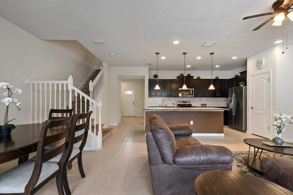 5-br Townhouse With Pool, Games, Disney