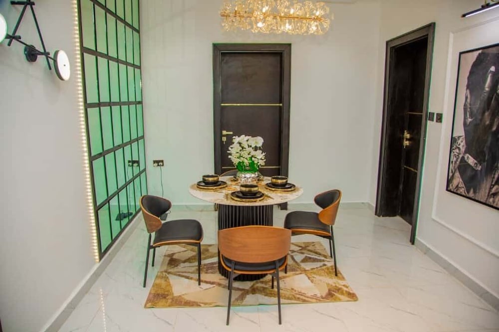 Aviv Luxury Homes