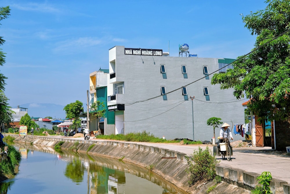 NHA NGHI HOANG LONG