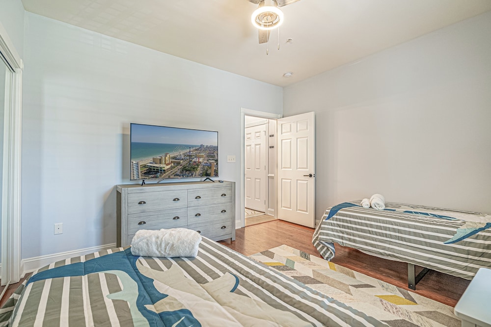 Magnolia Pointe Luster Leaf 4869-302 3 Bedroom Condo