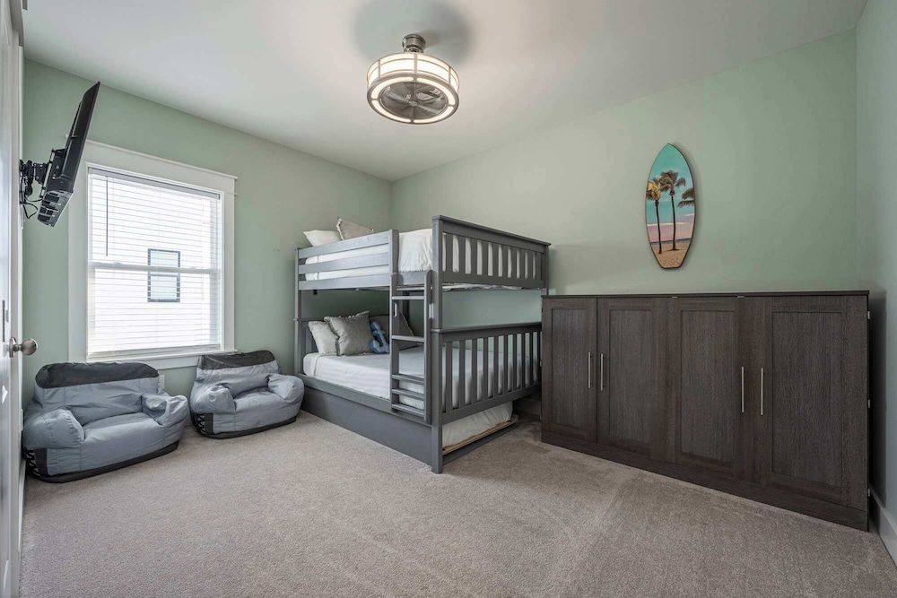 Beach to Bay 3BR Retreat - Cowboy Pool & Golf Cart