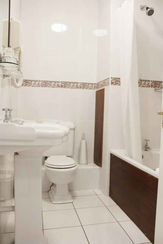 Waterford Vacations - The Rhu Glenn Hotel - Property Image 1