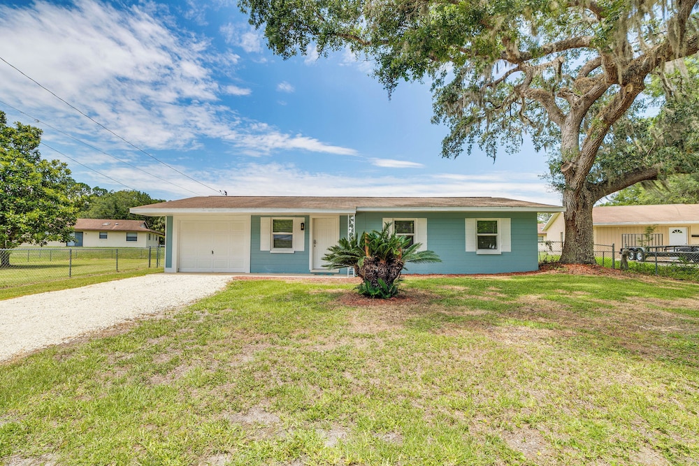 3 Mi to Three Sisters Springs: Home w/ Game Room view 2