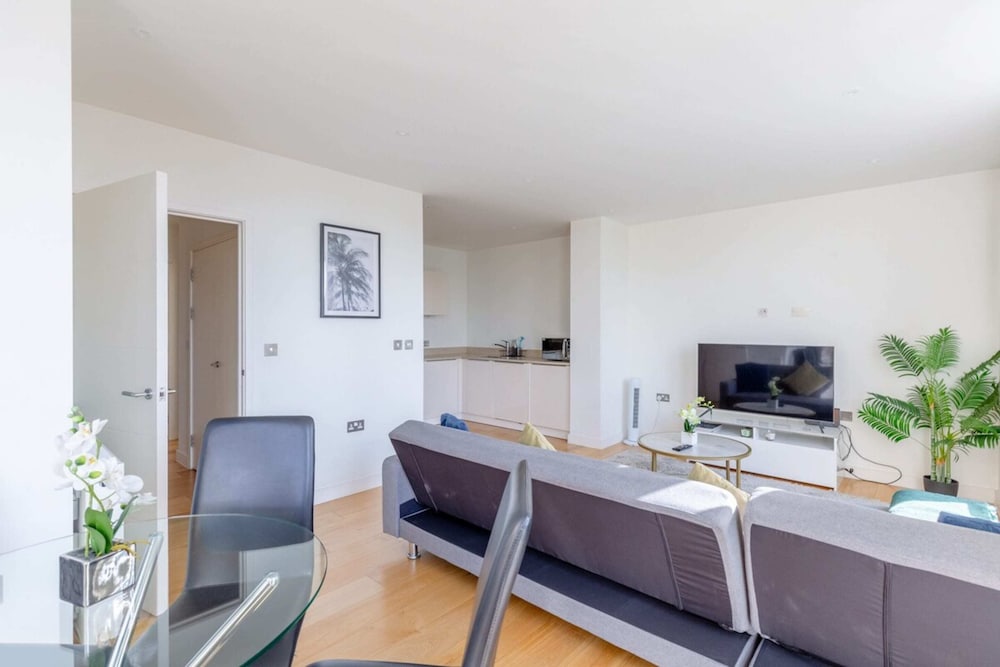 Radiant 1BD Retreat, North Maida Vale!