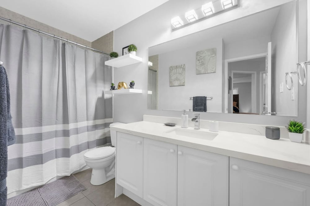 Chic 2BR House Newly Renovated Central Spot