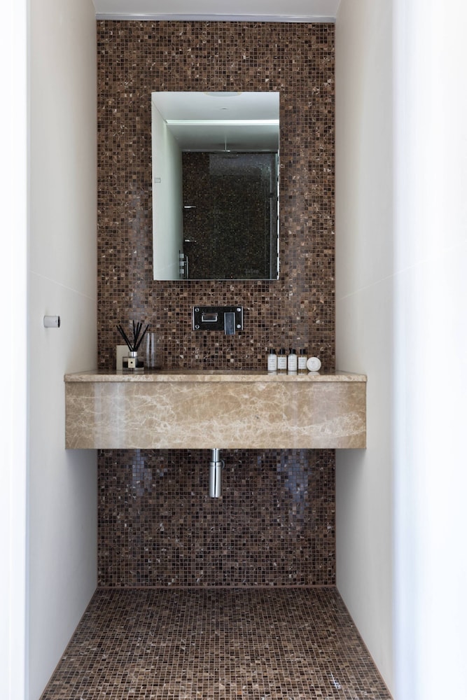 Hans Road II by Onefinestay