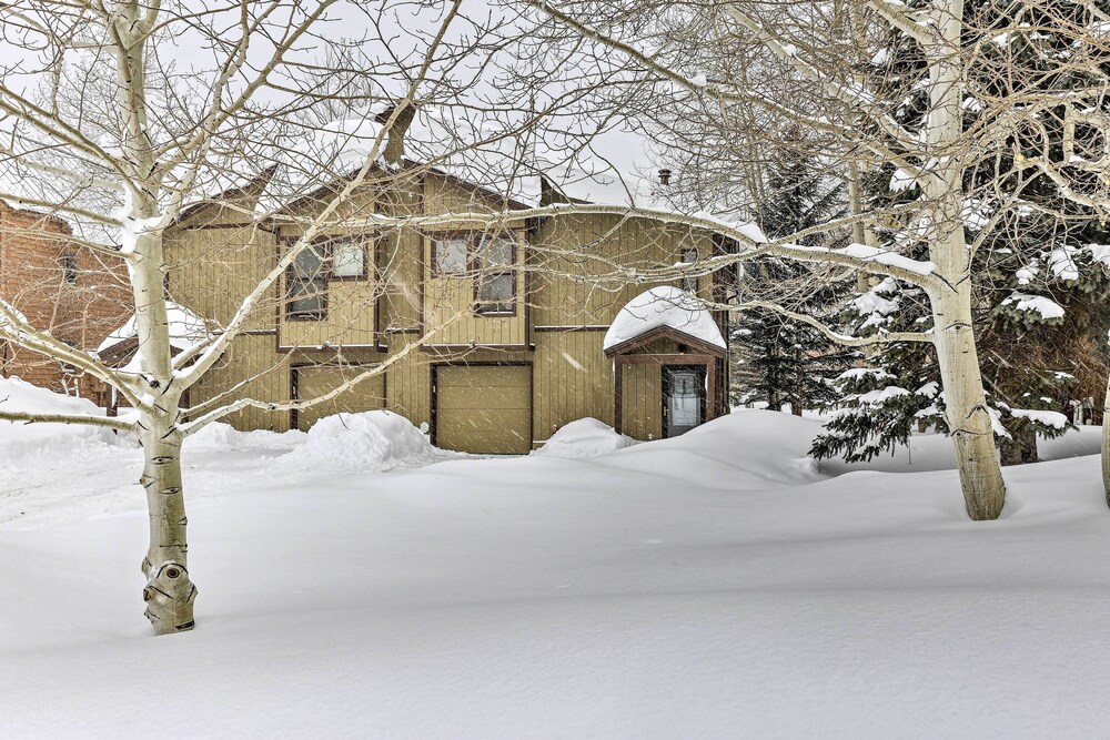 Frisco Townhome w/ Hot Tub - 10 Mi to Breckenridge view 3