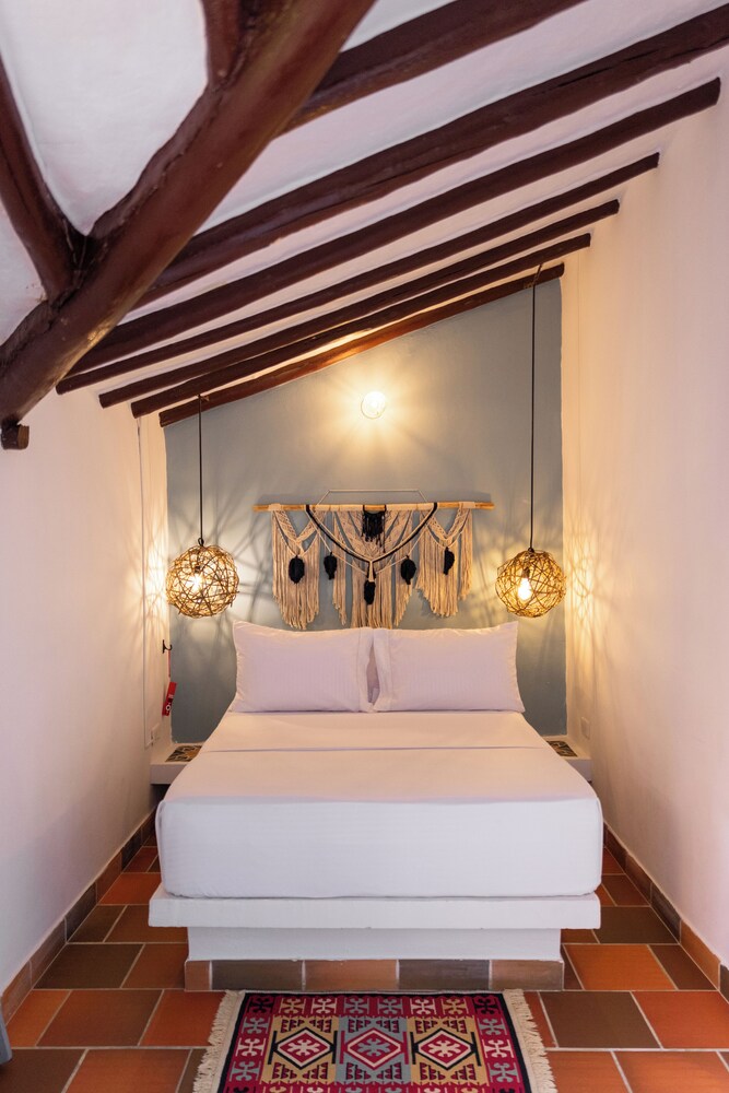 Traveler Hostel