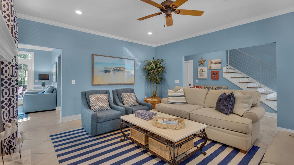 Spacious 3br, Dreamy Backyard, 2 Pools, 6-min Stroll to Beach view 4