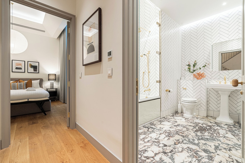 Luxury flats near Big Ben and London Eye