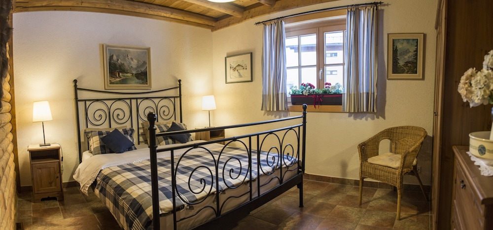 Cabin in Seefeld Near Ski Slopes & Mountains