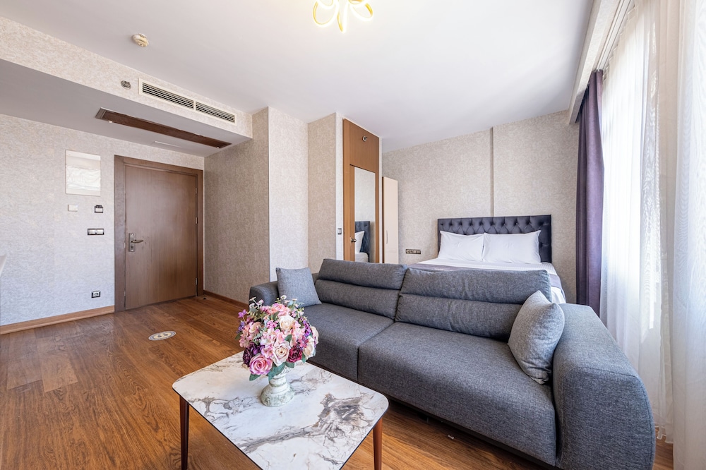 Elits Suits - Image 20