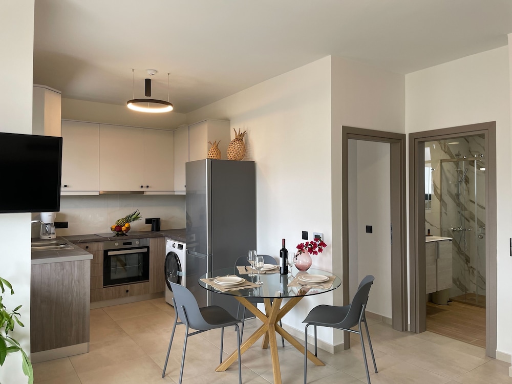 MOSSA CITY APARTMENTS photo 4