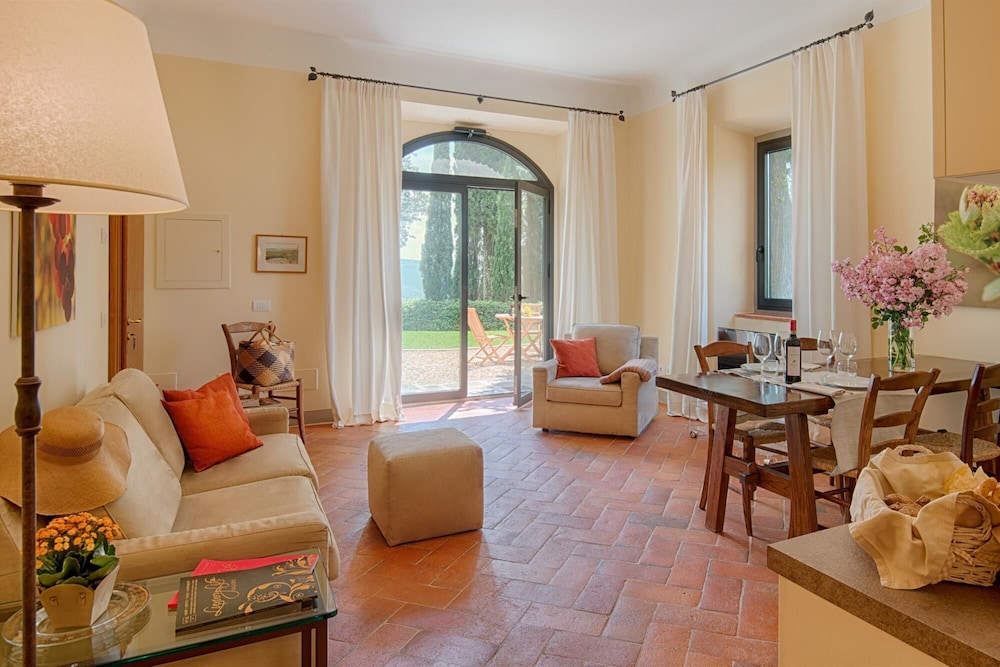 Luxury Chianti With 2 Bedrooms in Panzano Chianti view 2
