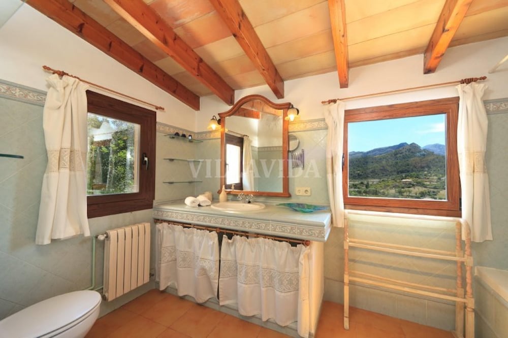 Can Coste by Vida Villas Private Pool Mountain Views Walk to Town
