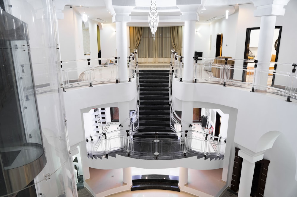 Emirates Hills Lake View Villa