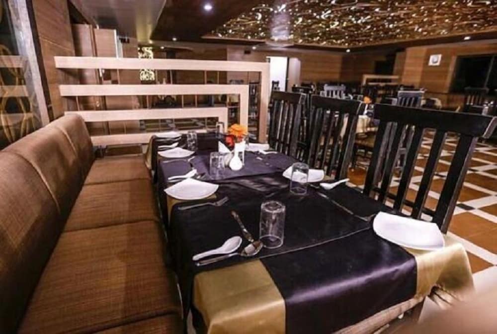 Food & Beverage