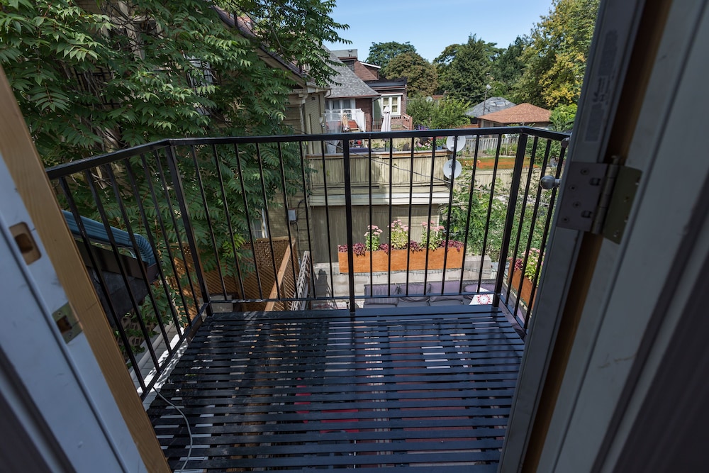Applewood Suites - Palmerston Avenue