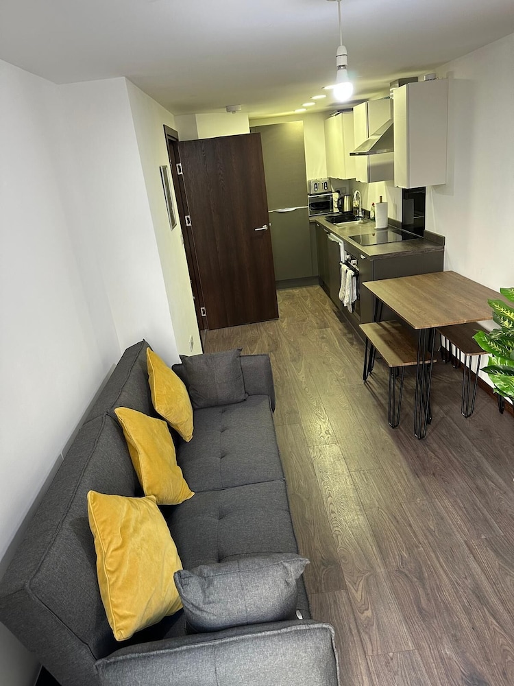 Elegant 1BR Gem Near NEC & Resorts World