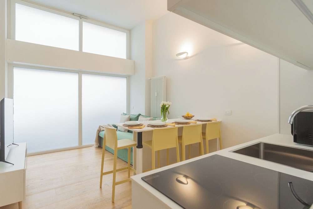 A Step From the Lake Apartment by Rent all Como