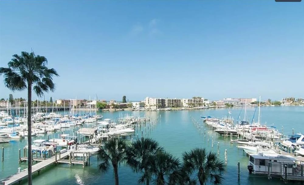 St. Pete Beach Yacht and Tennis Club 404