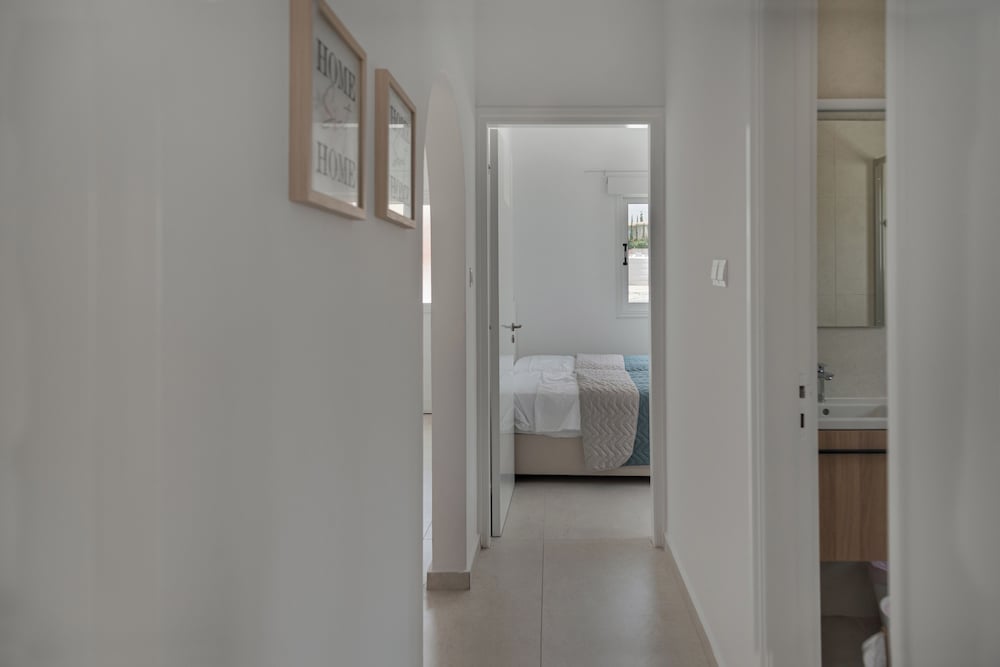 Phaedrus Living Olga Residence