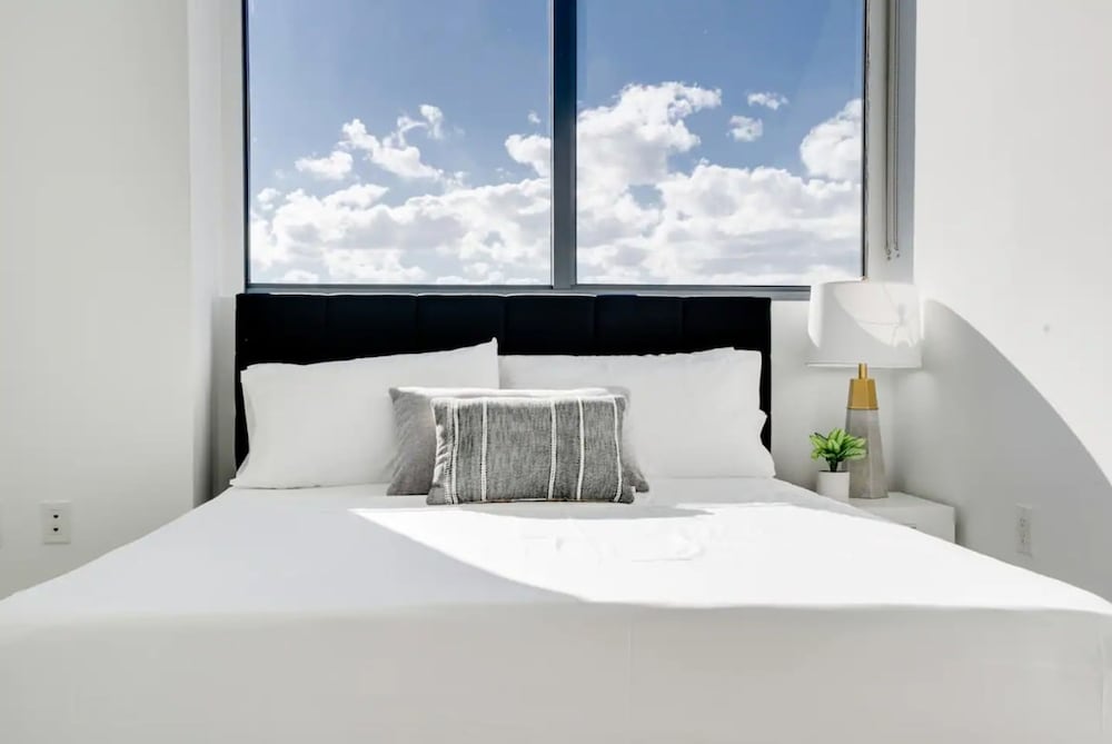 Miami Paraiso Modern Rooftop Pool Walk to Midtown