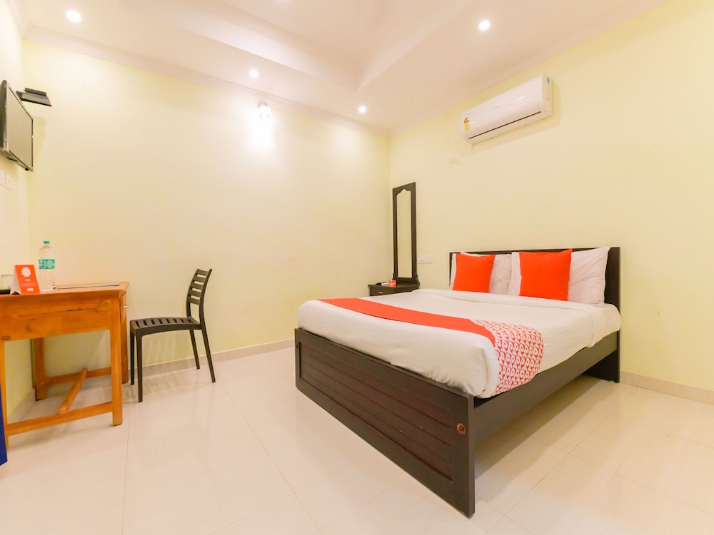 OYO 11529 Diamond Residency