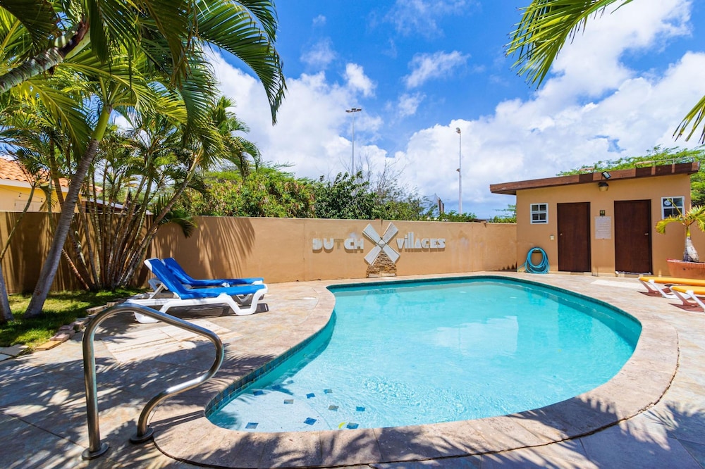 2br2 5BA Townhome - Fullyequipped - Pool - Parking