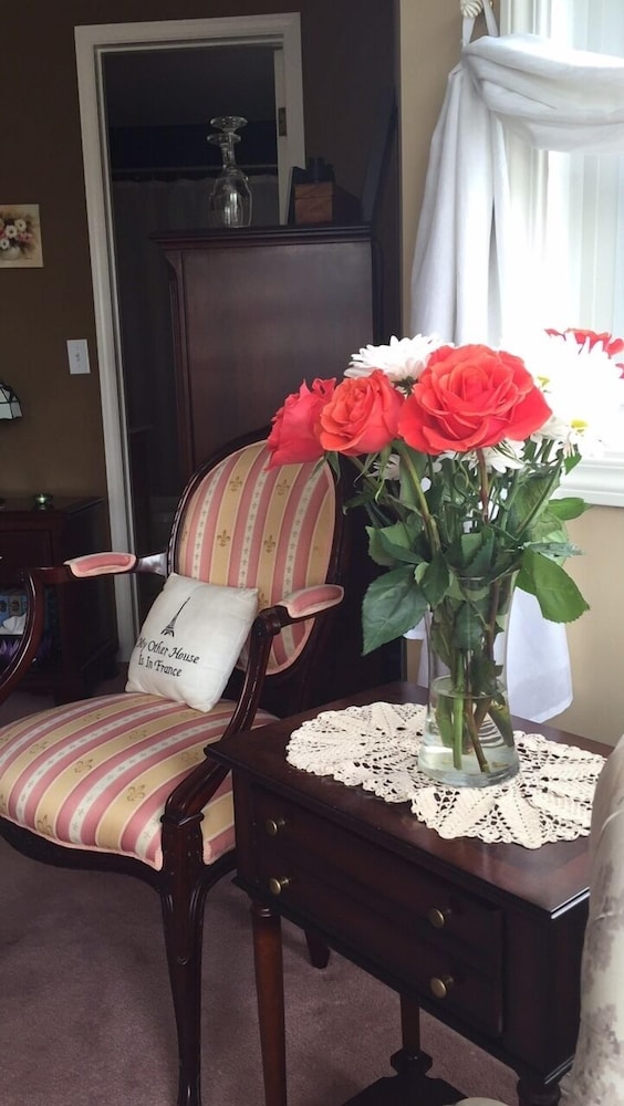 Elevate Rooms Harmony House B&B
