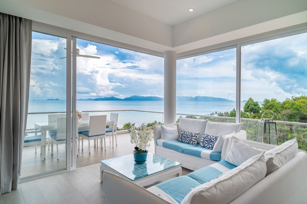 Top Floor 2 Bed Sea View Apartment KBR38