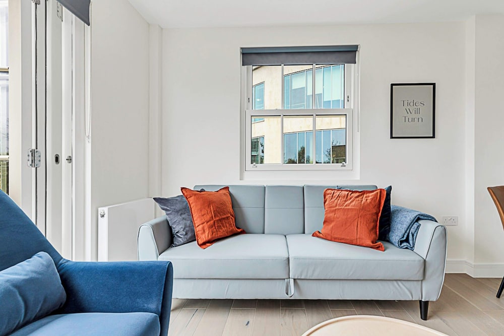 Chiswick Gem: 2 Bedroom Flat