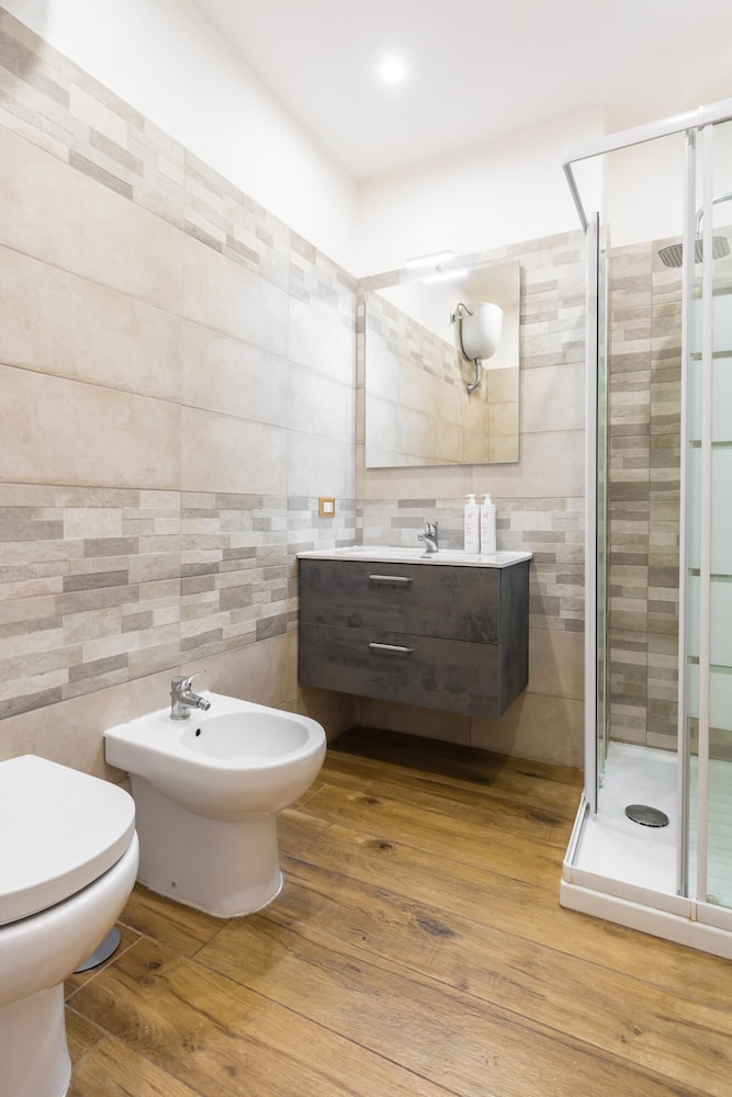 Bright Apartment With Private Parking Space