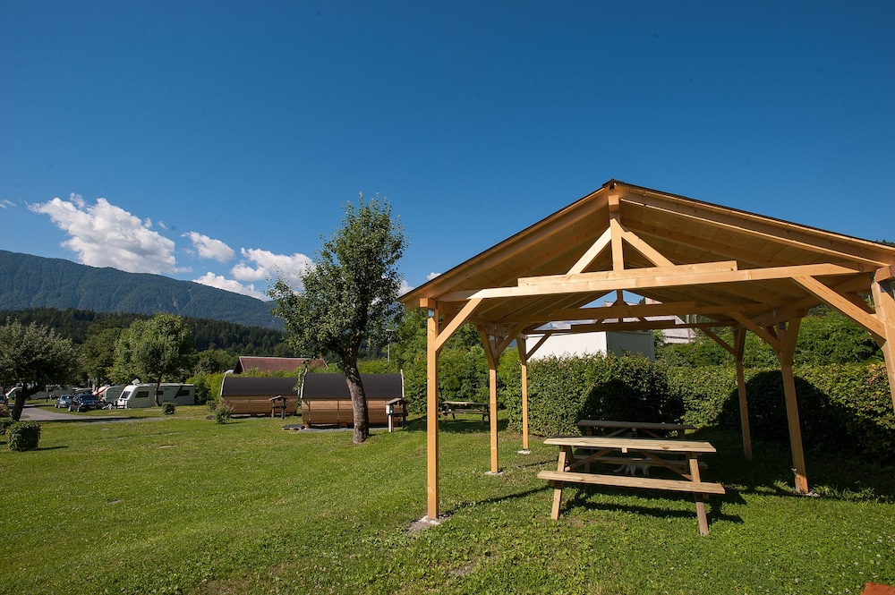 Schluga Spa Apartments & Mobile Homes