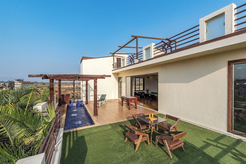 Cosmicstays Luxe Oasis Pool & Bar Villa