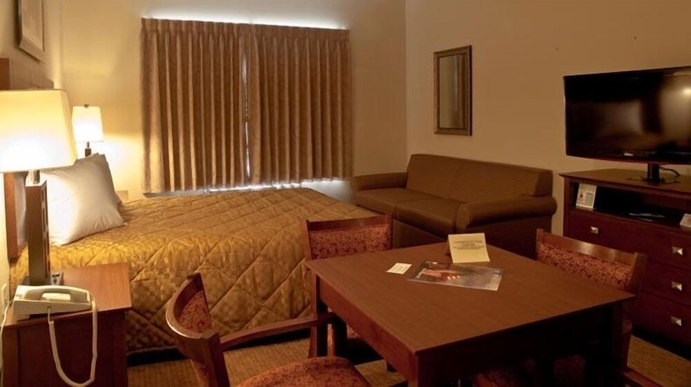 Fayetteville Vacations - Landmark Inn Fort Liberty - Property Image 27