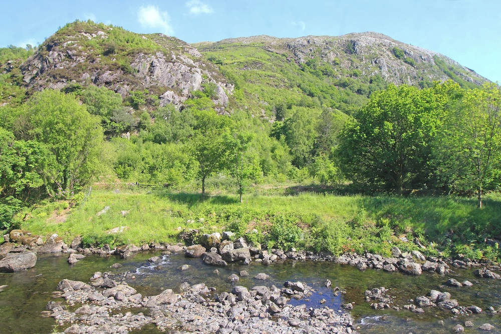 Riverbank Cottage
