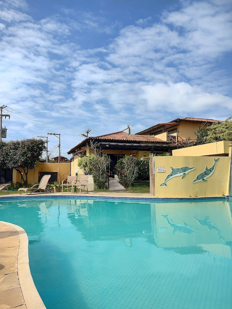 Casa DelMare Cond. com saída na praia