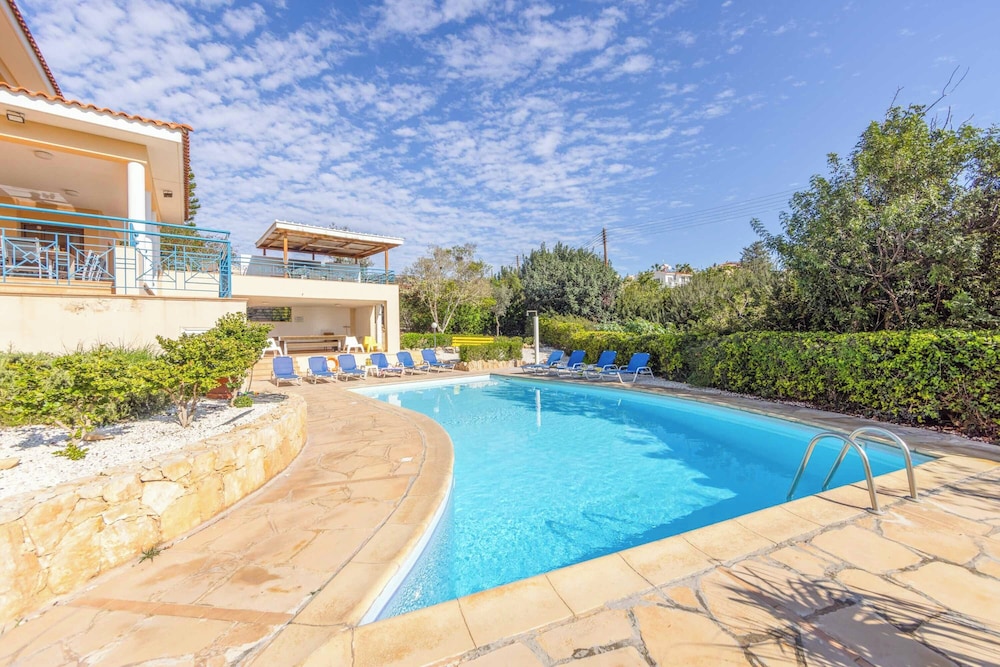 Apollon Zeus Villa