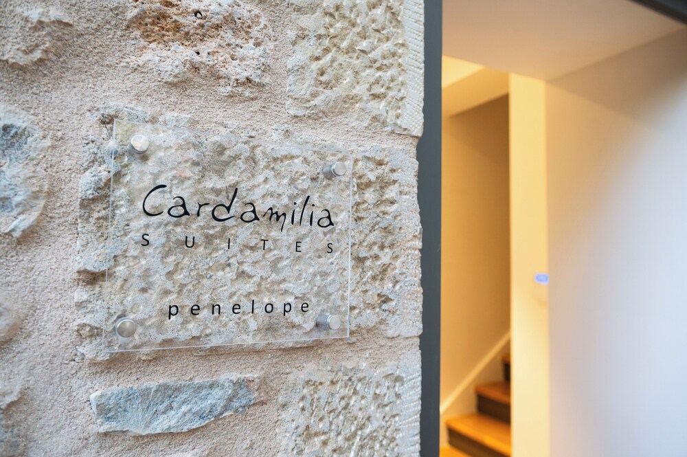 Cardamilia Suites