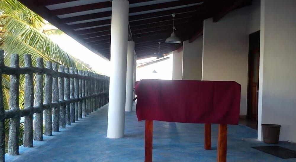 Deutsch Lanka Hotel & Restaurant
